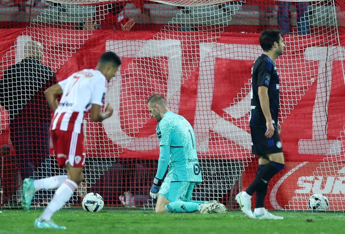 九游娱乐APP下载-里程碑夜！洛杉矶快船状态回暖，法甲转会期刷纪录，信心回归，资深球员宣示担当的简单介绍